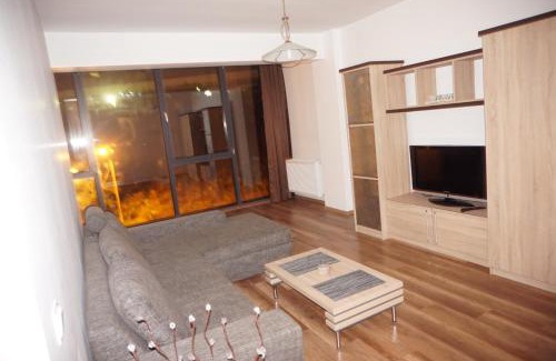 Tirgu Mures Apartment | Top-Rated Citadella Apartment with Family-Friendly Amenities