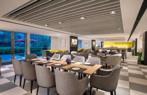 Chongqing Apartment | Elegant Citadines Gaoke Liangjiang Chongqing with Pool