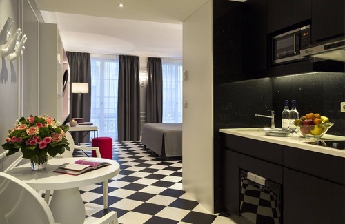 Vivienne Apartment | Stylish Citadines Opéra Paris: Pet Friendly & Spa Amenities