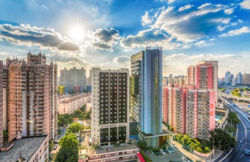Xuhui Hotel | Stylish Stay at Citadines Xujiahui Shanghai with Breakfast