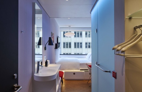 Downtown Austin Hotel | Modern citizenM Austin Downtown: Eco-Friendly Retreat