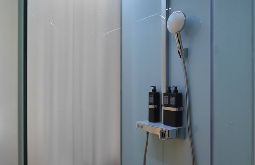 Downtown Austin Hotel | Modern citizenM Austin Downtown: Eco-Friendly Retreat