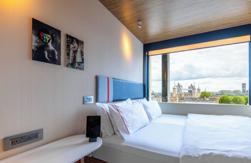 Tower Hill Hotel | Eco-Friendly Retreat at citizenM Tower of London