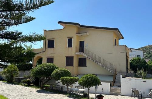 Cetraro Bed & Breakfast | Oceanfront Stay at Citrarium B&B - Top-Rated Comfort