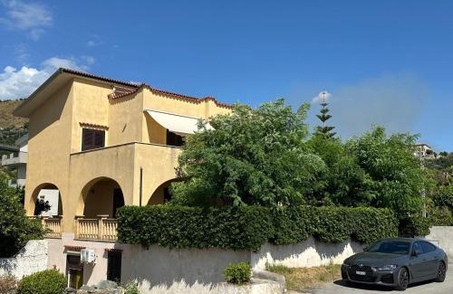 Cetraro Bed & Breakfast | Oceanfront Stay at Citrarium B&B - Top-Rated Comfort