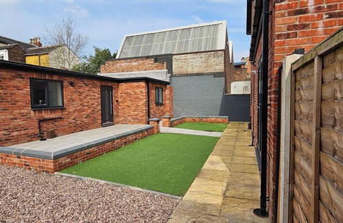 Tunstall House | Family-Friendly Citrine Suite: Perfect 4 Bed Retreat