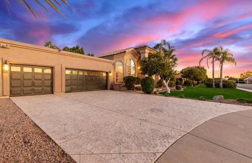 Thayer Estates House | Pet-Friendly Citrus Cove Home with Pool in Mesa, AZ