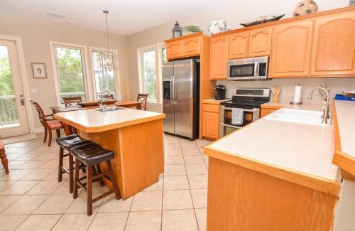 Plantation House | Bay View Retreat: Pool, Games & Bikes for 17 Guests!