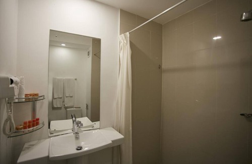 Nalagasdeniya Hotel | Relax at Citrus Hikkaduwa: 4-Star Comfort & Pool Access