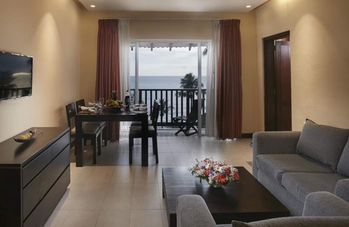 Nalagasdeniya Hotel | Relax at Citrus Hikkaduwa: 4-Star Comfort & Pool Access