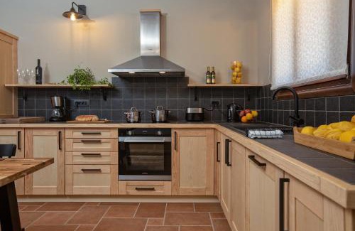 Kefalonia Apartment | Discover Citrus House: 4-Star Guest Rated at 10/10