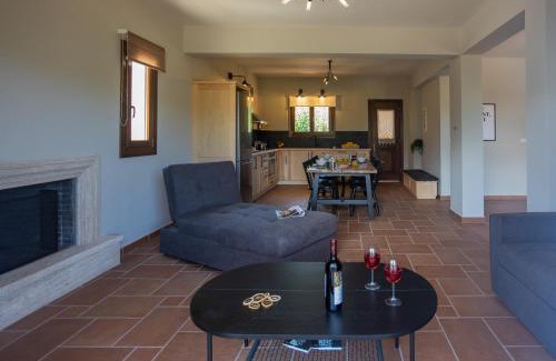 Kefalonia Apartment | Discover Citrus House: 4-Star Guest Rated at 10/10