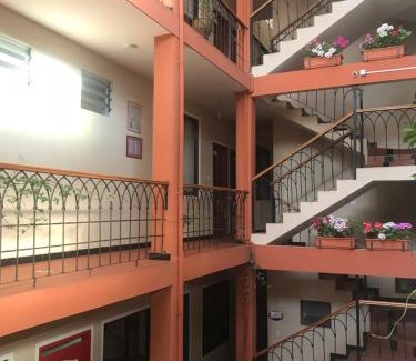 Sucre Hotel | Affordable Cittadella Hostal: Family-Friendly Comfort