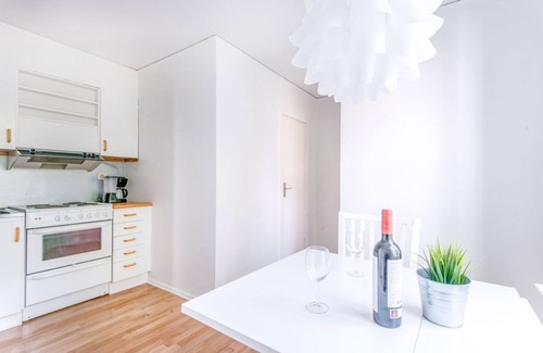 Jonkoping Apartment | Pet-Friendly City Apartments with Ocean Views in Jonkoping