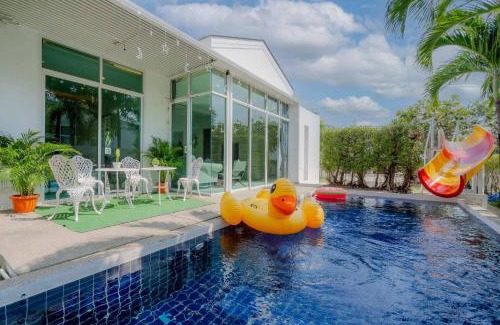 Cha-am Villa | Relax at City Beach Cha-am Pool Villa - 4-Star Family Retreat