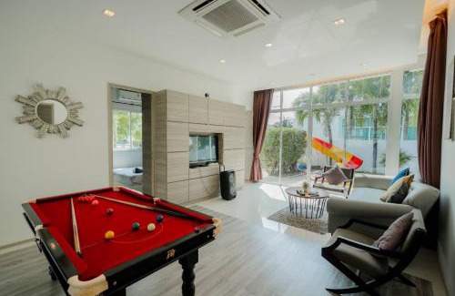 Cha-am Villa | Relax at City Beach Cha-am Pool Villa - 4-Star Family Retreat