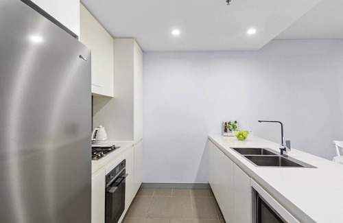 Wollongong Apartment | Explore Wollongong Waterside Serenity with Oceanfront Views