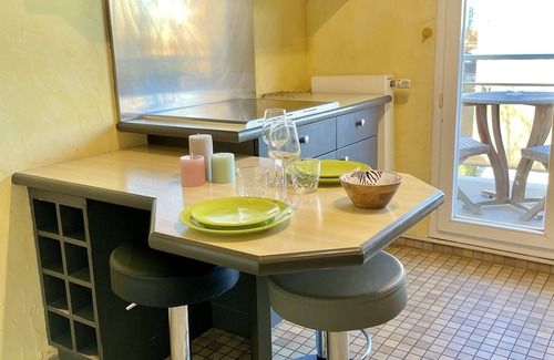 Le Bouscat Apartment | Discover Family-Friendly Comfort at City Break Picquecailloux