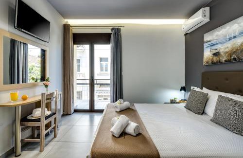 Chania Town Apartment | Oceanfront City Breeze Apartment with a 9.3 Guest Rating