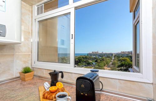 Parque Ayala Apartment | Ideal Beachside Retreat with 3 Bedrooms in City Center