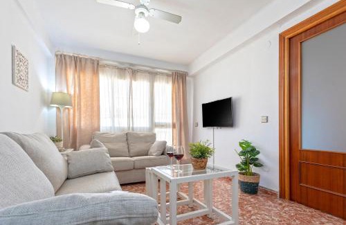 Parque Ayala Apartment | Ideal Beachside Retreat with 3 Bedrooms in City Center