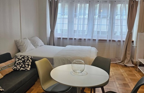 Old Town Apartment | Convenient City Center Apartment Near Zurich Main Station