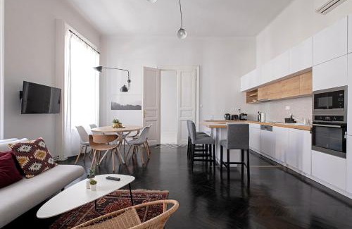 Erzsebetvaros Apartment | City Center Industrial Residence