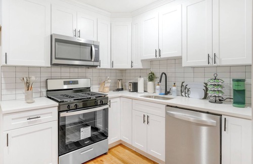 Ampere Bed & Breakfast | City Center Oasis Newark