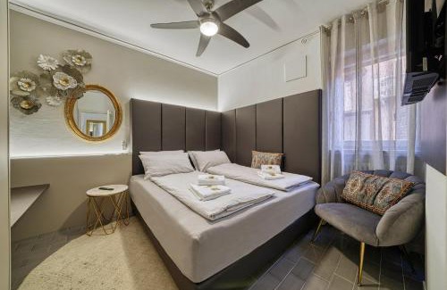 Malcesine Apartment | Romantic Lakefront Apartment with Balcony in Malcesine