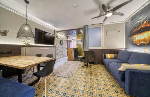 Malcesine Apartment | Romantic Lakefront Apartment with Balcony in Malcesine