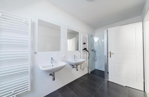 Wahring Apartment | Discover City Chic #20: A 4-Star Stay Awaits