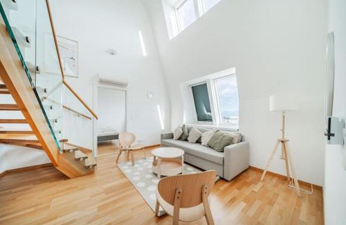 Wahring Apartment | Stylish City Chic #21 - A 4-Star Getaway Awaits