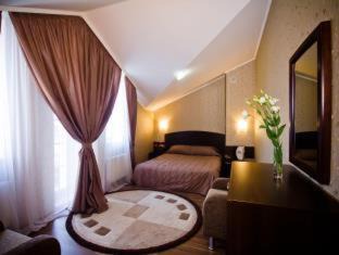 Kharkiv Hotel | City Club: Pet-Friendly 4-Star Retreat with Top Reviews