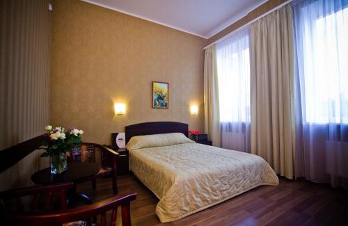 Kharkiv Hotel | City Club: Pet-Friendly 4-Star Retreat with Top Reviews