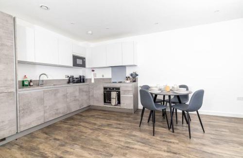 Gascoigne Apartment | Relaxing City Escape: Family & Pet-Friendly Getaway