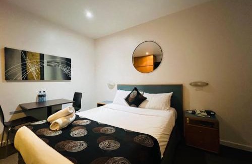 Adelaide Central Business District Apartment | Inviting City Ex Hotel Ensuite Room in the Heart of Town