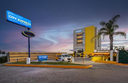 Minerales Hotel | Convenient Stay at City Express by Marriott Guadalajara