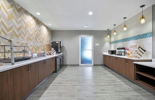 Duluth Hotel | Pet-Friendly Retreat at Best Western Plus Duluth / Sugarloaf