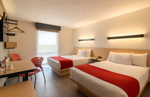 Chetumal Hotel | Discover City Express by Marriott Chetumal with Pool Access
