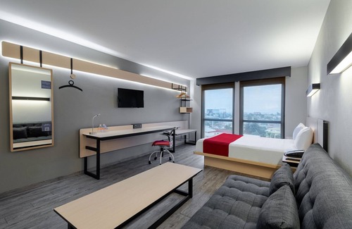 Minerales Hotel | Convenient City Express by Marriott Guadalajara Aeropuerto
