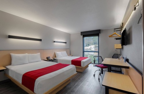Minerales Hotel | Convenient City Express by Marriott Guadalajara Aeropuerto
