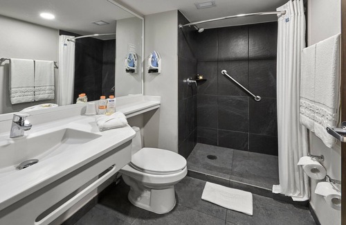 Tijuana Hotel | Inviting City Express by Marriott Tijuana Otay with Spa & Dining