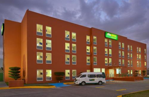 Tlaquepaque Hotel | Discover Family-Friendly Comfort at City Express Junior Guadalajara