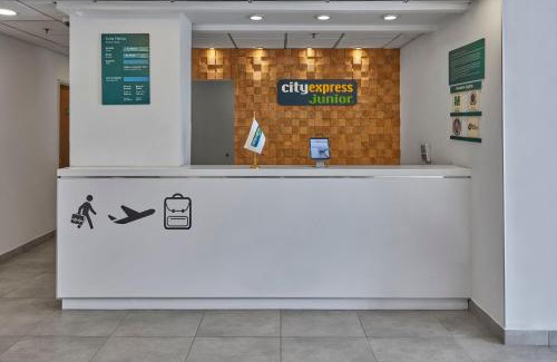 Tlaquepaque Hotel | Discover Family-Friendly Comfort at City Express Junior Guadalajara
