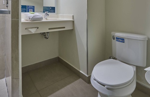 Cuautlancingo Hotel | Comfort Meets Convenience at City Express Junior Puebla