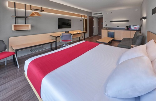 Comitan de Dominguez Hotel | Top-Rated City Express by Marriott Comitan with Spa & Breakfast
