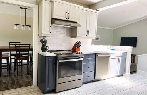 Charlottetown House | City Family Escape - Spacious 4-Bedroom within walking distance of Victoria Park