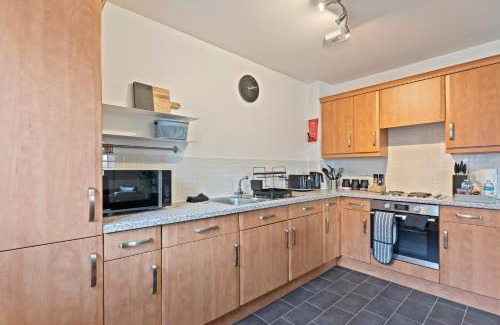Erdington Apartment | Explore City Gate: Family-Friendly Stay with 4-Star Comfort