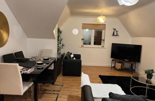 Erdington Apartment | Explore City Gate: Family-Friendly Stay with 4-Star Comfort