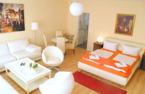 Pankow Apartment | Discover City Holiday Apartments Berlin with Ocean Views